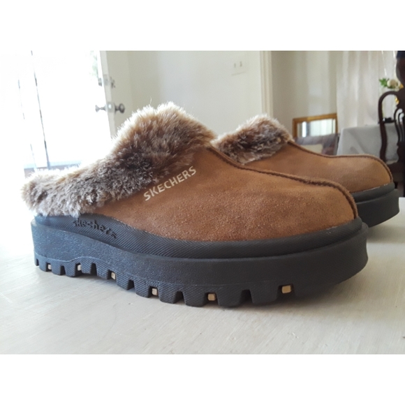 Sketchers Suede Mules Clogs Faux Fur - Picture 2 of 2